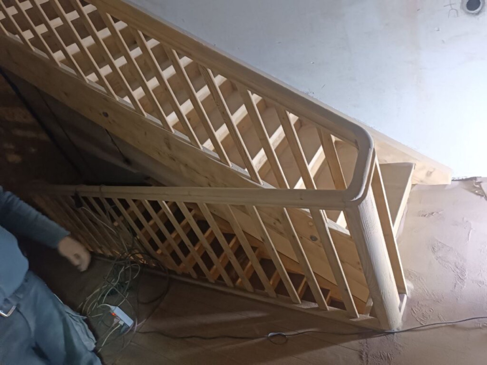 Sandgestrahlte Holztreppe im Altbau